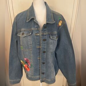 Crest Jeans vintage med wash distressed denim jacket floral embroidery. Size 3X
